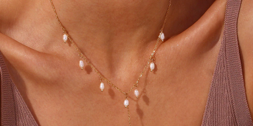 What Does a Pearl Necklace Mean?